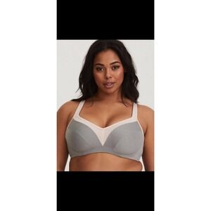 Torrid Mid Impact Underwire Sports Bra Sz 38B NWT